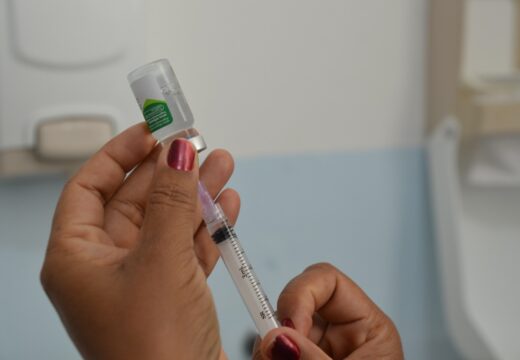 Vacinação contra a Covid-19 será retomada na quinta-feira (22)