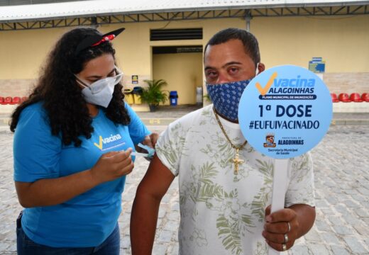 Mais de 900 pessoas receberam a 1ª dose neste final de semana; saiba quais os próximos grupos prioritários e a programação para a 2ª dose