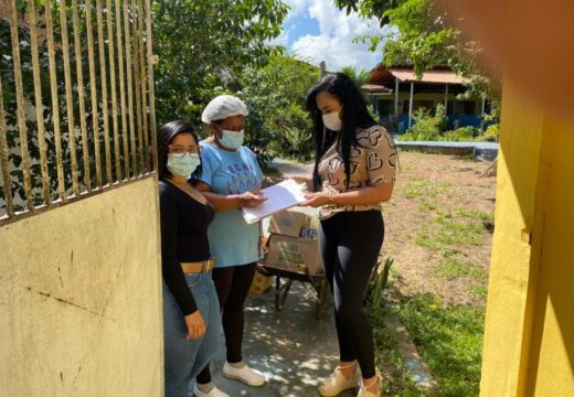 Lares de idosos recebem doações arrecadadas no Drive Thru Solidário