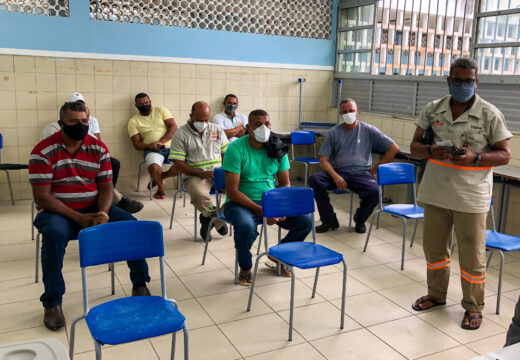 Caminhoneiros foram vacinados contra a Covid-19 em Alagoinhas, nesta segunda (14). Confira o público de terça (15)