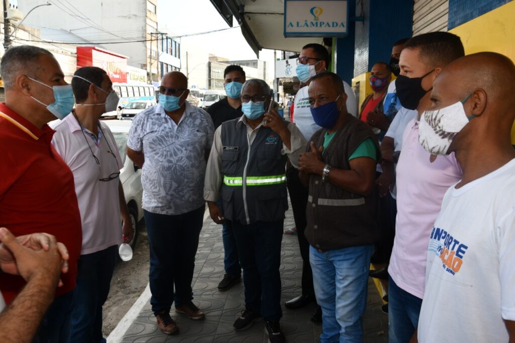 WhatsApp-Image-2021-06-19-at-14.23.11-1-1024x682 Prefeitura de Alagoinhas apresenta ônibus da frota emergencial que vai operar as linhas do lote 2