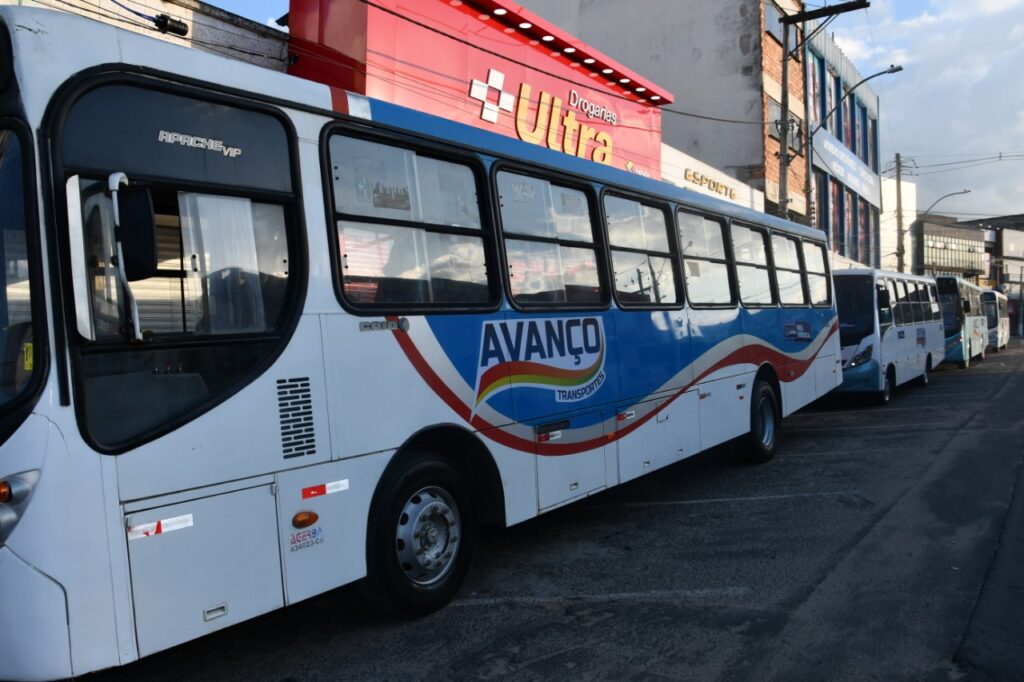 WhatsApp-Image-2021-06-19-at-14.23.11-1024x682 Prefeitura de Alagoinhas apresenta ônibus da frota emergencial que vai operar as linhas do lote 2