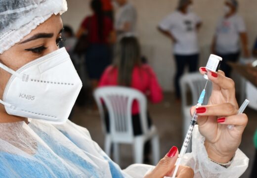 Vacinação Covid-19: Prefeitura de Alagoinhas vacina trabalhadores da educação, nesta quarta