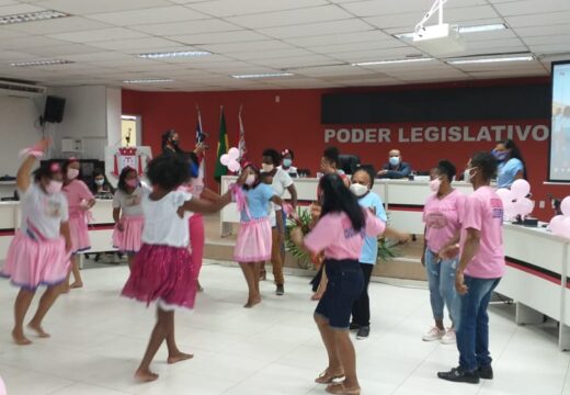 Prefeitura de Alagoinhas participa de mais uma ação do Outubro Rosa no combate ao câncer de mama