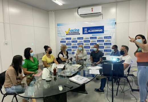 SESAU e a Comissão Especial se reúnem para apresentação e discussões do Projeto de Controle de Natalidade de Cães e Gato de Alagoinhas