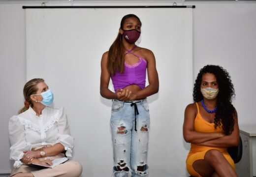 Mês Violeta: “Hormonização e construção da identidade trans” é tema de ação voltada para comunidade transgênero promovida pela Prefeitura de Alagoinhas
