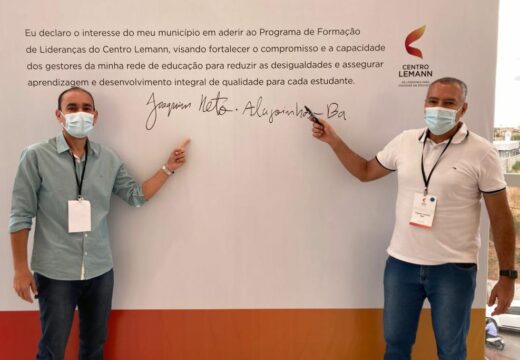 Em Sobral, prefeito Joaquim Neto assina adesão a programa de formação de lideranças educacionais