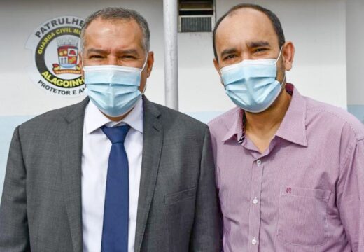 Prefeito Joaquim Neto sanciona lei para reajuste de 33,24% nos salários dos professores