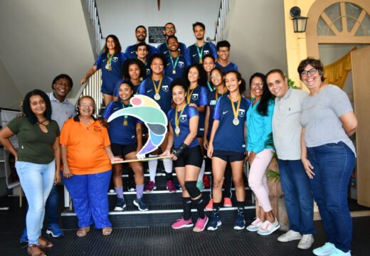 Time feminino de handball apoiado pela Prefeitura de Alagoinhas é campeão em torneio realizado em Simões Filho