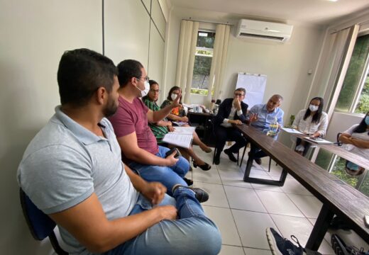 Prefeito Joaquim Neto se reúne com agentes de trânsito para discutir reivindicações
