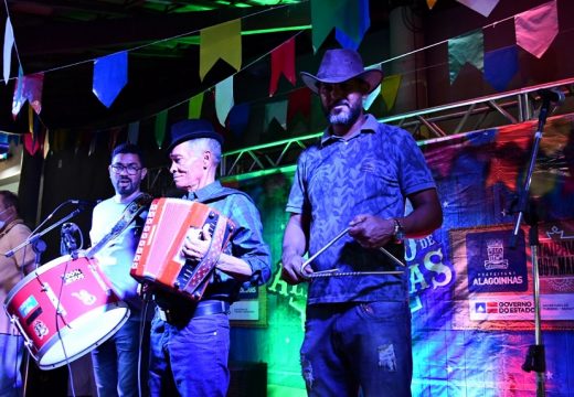 Forró, arrasta pé e muita alegria marcaram a abertura do São João no Mercado do Artesão