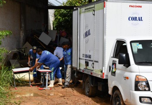 Prefeitura doa bens inservíveis para cooperativas de reciclagem