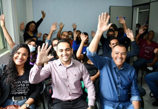 Prefeito Joaquim Neto dá posse a 19 novos servidores