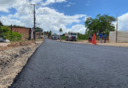 Prefeitura leva asfalto à Rua Padre Godinho, na Santa Terezinha