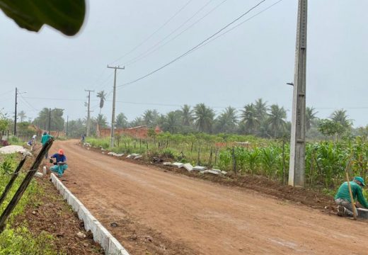 Obras de infraestrutura avançam em diversas frentes de trabalho no Riacho da Guia