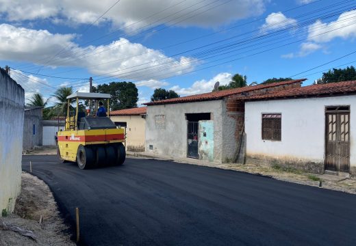 Prefeitura fecha a semana com mais ruas pavimentadas na Nova República e Alagoinhas IV
