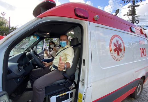 Alagoinhas recebe nova ambulância do SAMU