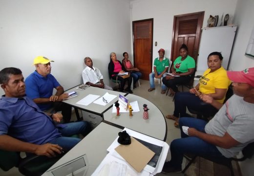 Reunião decide cronograma para cadastro dos agricultores nas comunidades para Regularização Fundiária Rural
