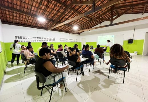 Sonhos se tornam realidade: iniciam-se as aulas dos cursos de empilhadeira e auxiliar administrativo do Conjunto Linha Verde através do Plano de Trabalho Social (PTS)