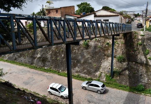Prefeitura iniciará obra de recuperação da passarela da rua Alto do Corte