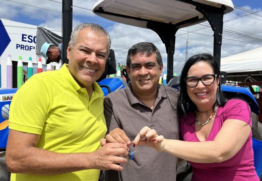 Comunidades do Ponto do Beiju serão beneficiadas como a chegada de novo trator