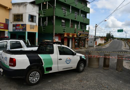 Prefeitura interdita tráfego e toma medidas de segurança na área do viaduto da Rua do Catu