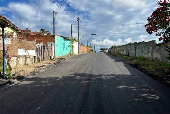 Ruas do Conjunto Porto Feliz são asfaltadas com recursos do programa Alagoinhas+