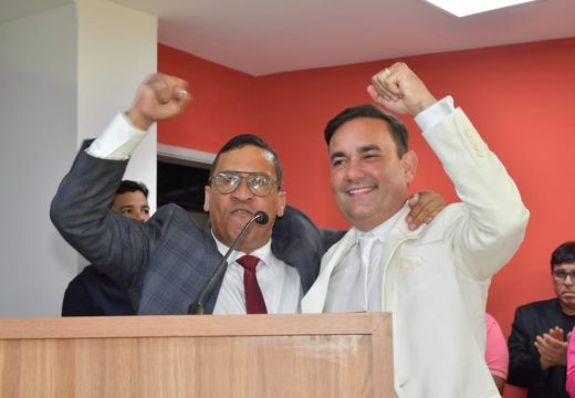 Gustavo Carmo toma posse como prefeito de Alagoinhas