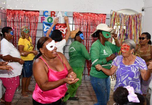 Confete e serpentina: CRAS Boa União se entrega ao Carnaval