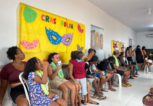 Baile de Máscaras, danças e brincadeiras marcam Cras Folia em Nova Brasília