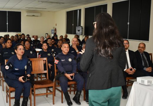 Guarda Civil Municipal de Alagoinhas participa de palestra com Promotora de Justiça sobre segurança pública