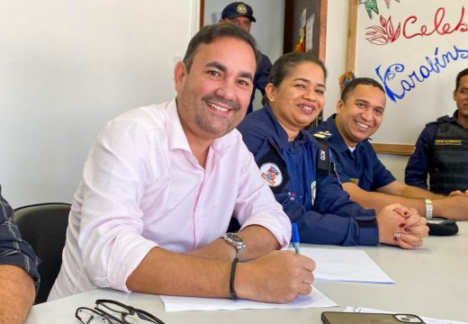 Gustavo Carmo assina acordo de cooperação entre guardas municipais de Alagoinhas e Salvador