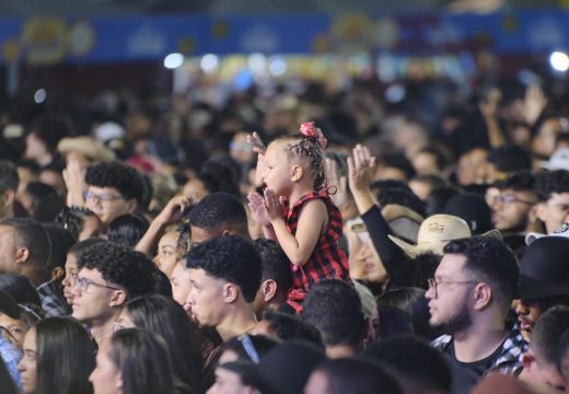 São João de Alagoinhas: 2ª noite de shows empolga a multidão