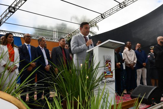 Alagoinhas celebra 172 anos com festa cívica, anúncios de obras e homenagens