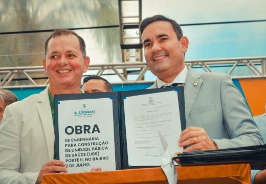 Prefeito Gustavo Carmo assina ordens de serviço e autorizações para diversas obras em Alagoinhas