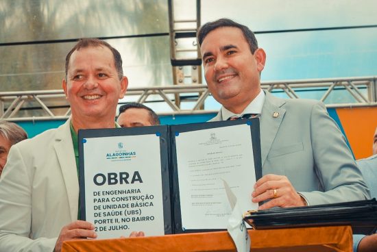 Prefeito Gustavo Carmo assina ordens de serviço e autorizações para diversas obras em Alagoinhas