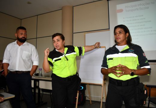 Seduc realiza campanha de segurança no transporte escolar da rede municipal