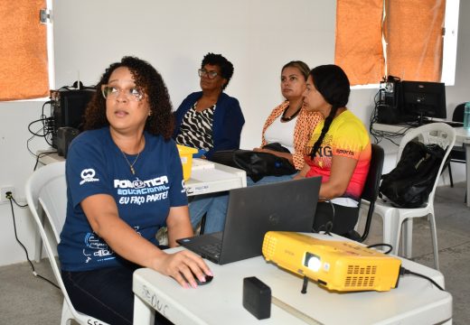Seduc prepara professores para utilizar robótica em sala de aula