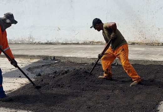 Limpeza, roçagem e pintura de guias acontecem diariamente em Alagoinhas