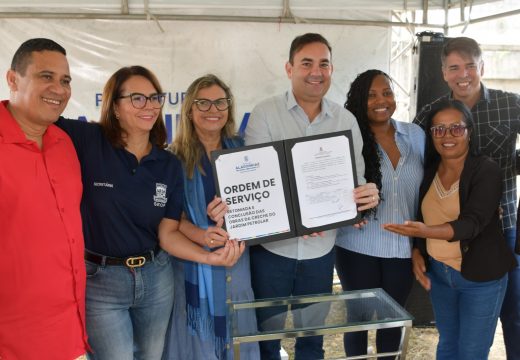 Prefeitura assina ordem de serviço para retomada de construção da creche do Petrolar