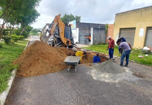 Seman realiza serviços de drenagem no Teresópolis, Jardim Petrolar e Parque Alagoinhas