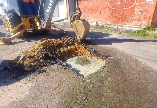 Manutenção: vias de Alagoinhas Velha, Urbis do Petrolar e Centro recebem serviço de reparo em rede de drenagem