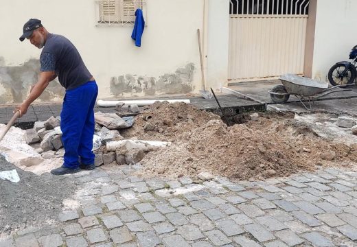 Prefeitura realiza drenagem no Parque Vitória, Petrolar e Centro de Alagoinhas