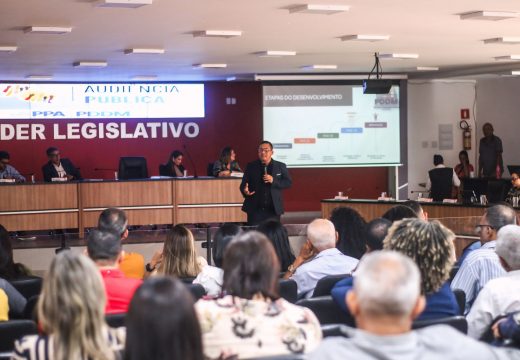 Alagoinhas apresenta minutas do Plano Plurianual e do Plano Diretor do município