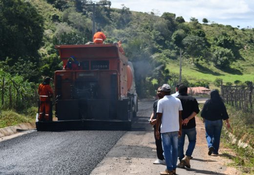 Pavimentação da estrada do Oiteiro está em processo de finalização