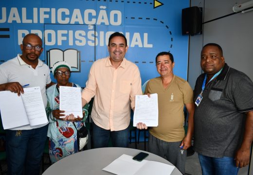 Alagoinhas fortalece pequenos negócios com assinatura de novos contratos do CrediBahia