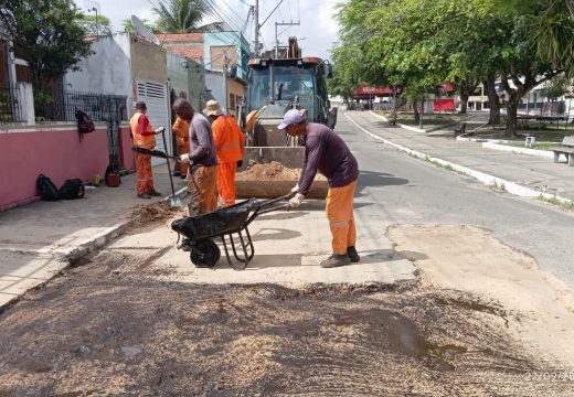 Zeladoria: ruas, praças e escolas recebem cuidados da Prefeitura de Alagoinhas