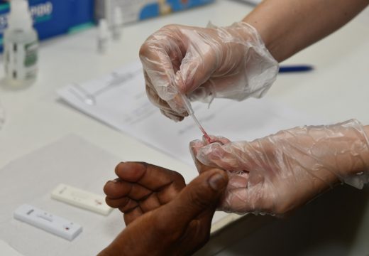 Outubro Verde: Sesau realiza testagem gratuita para sífilis na Central de Abastecimento