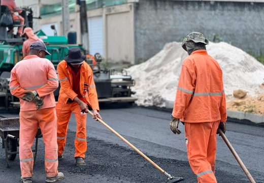 Gustavo Carmo anuncia pavimentação de 20 ruas em Alagoinhas