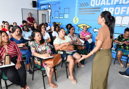 Feira de Empreendedorismo capacita mulheres ofertando curso sobre marketing e autoimagem